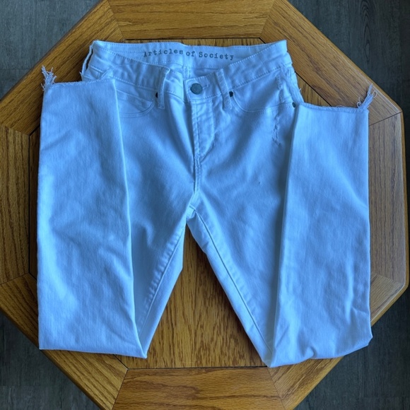 *ARTICLES OF SOCIETY* White Cutoff Jeans Size 24 - Picture 5 of 10